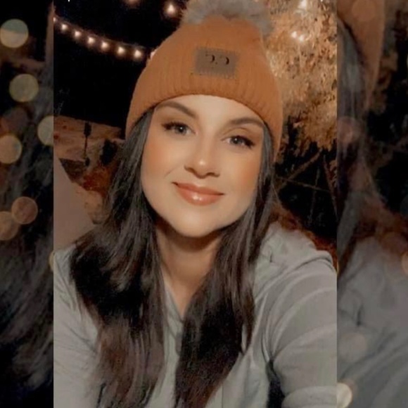 Meet your Posher, Angelina - Picture 1 of 1